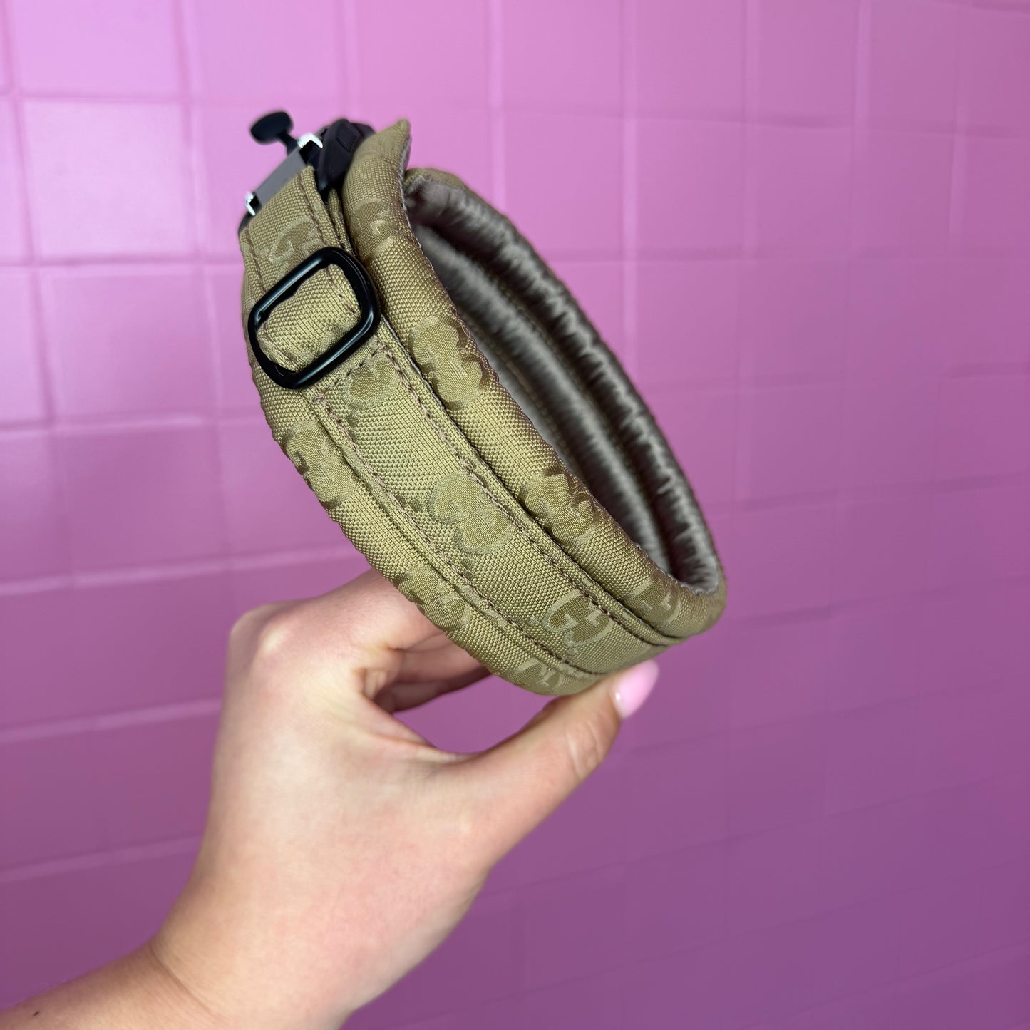 Toy / Miniature / Medium Fluffy Magnetic Collar - Italian Designer Beige