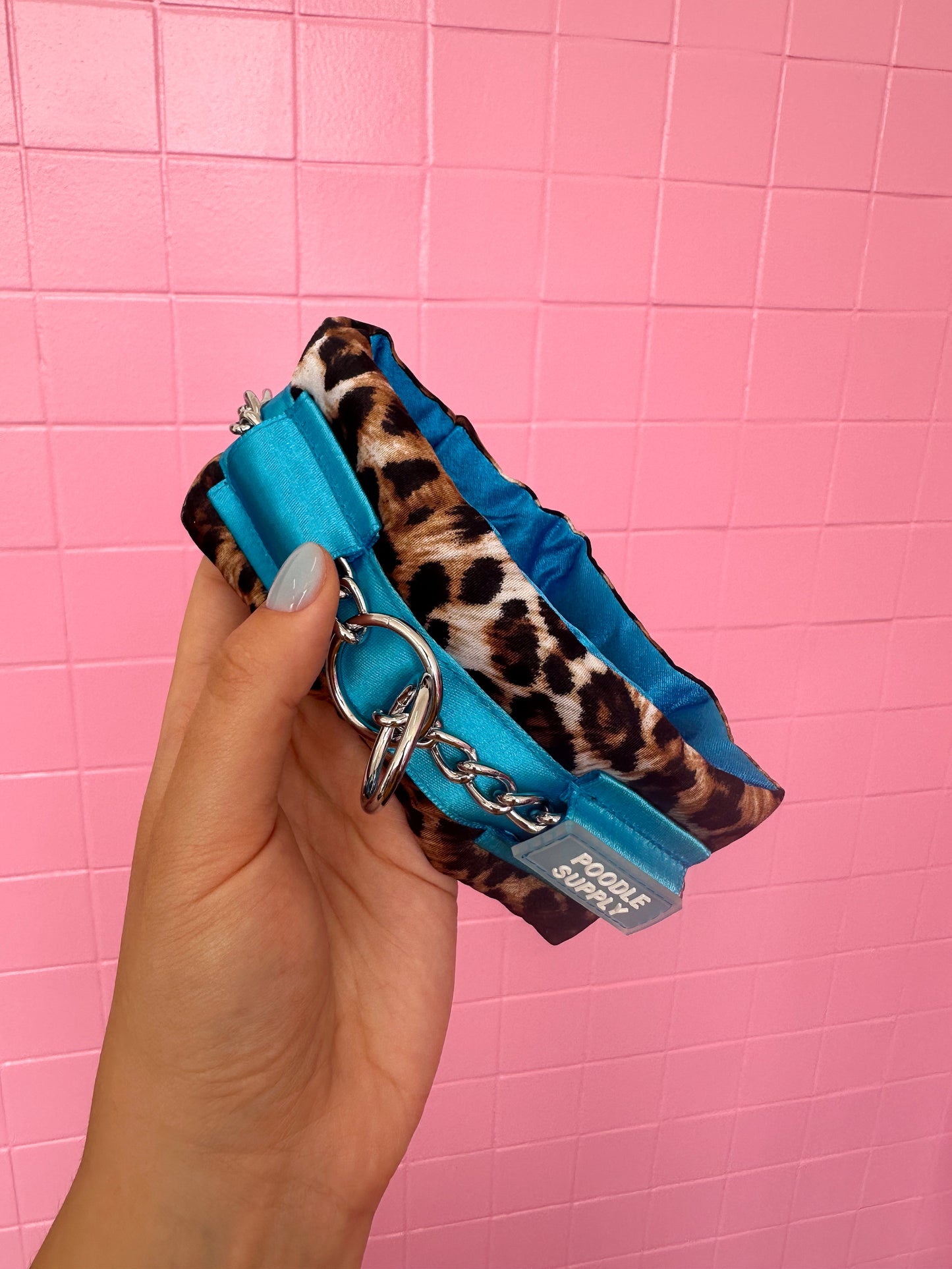 Fluffy Chain Collar Leopard with Blue