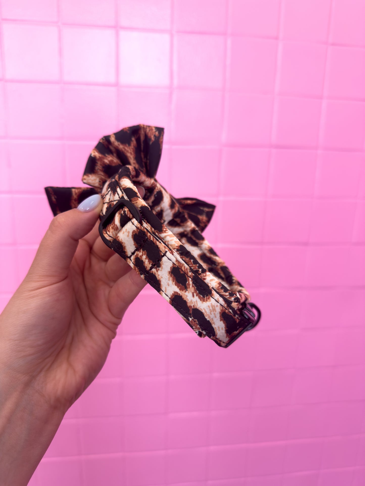 Fluffy Buckle Collar Leopard Supply w/ Removable Bow