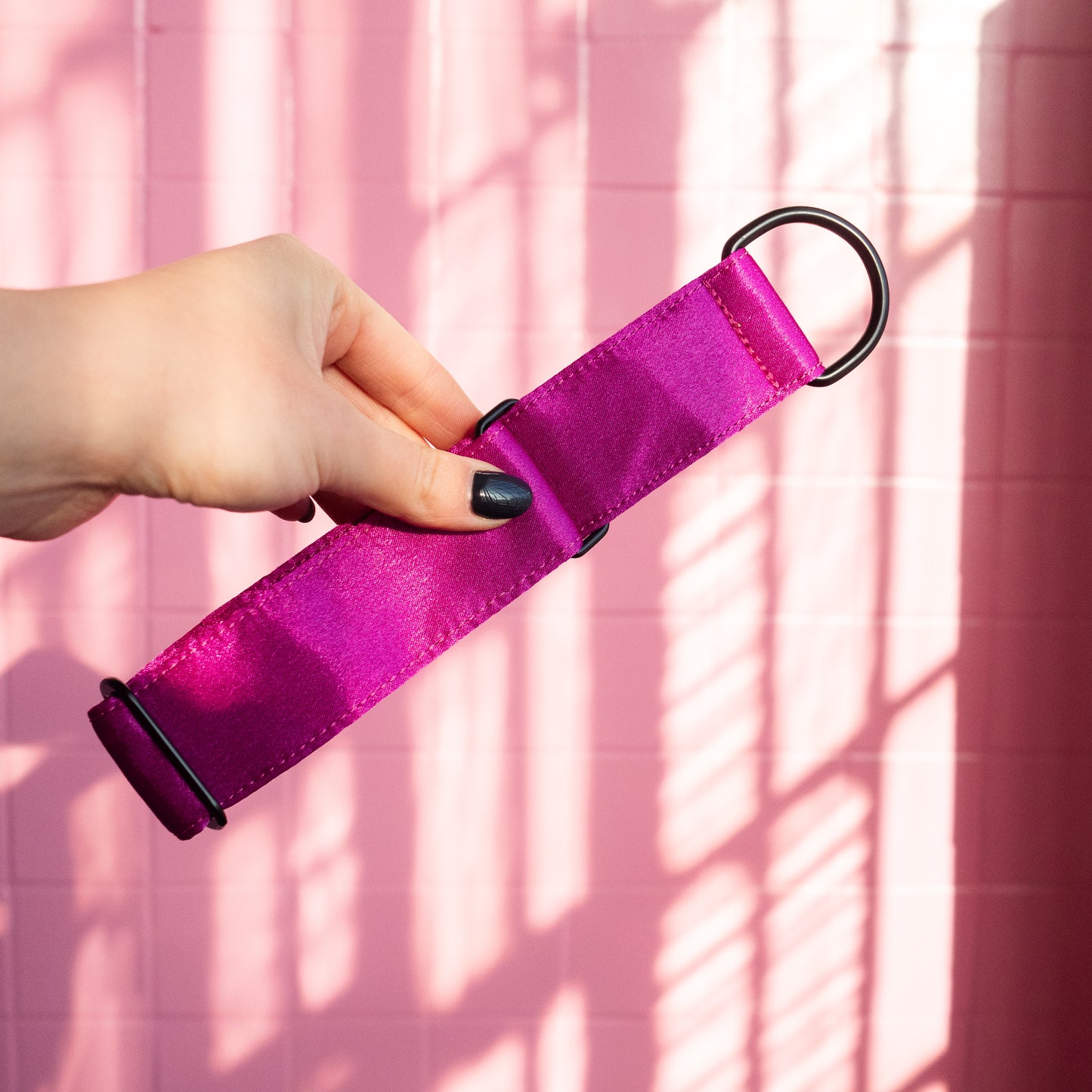 Martingale Collar Candy Satin - Dragonfruit - 4 cm