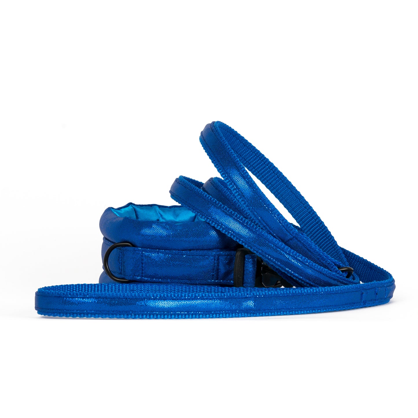 Medium Fluffy Magnetic Collar Blue