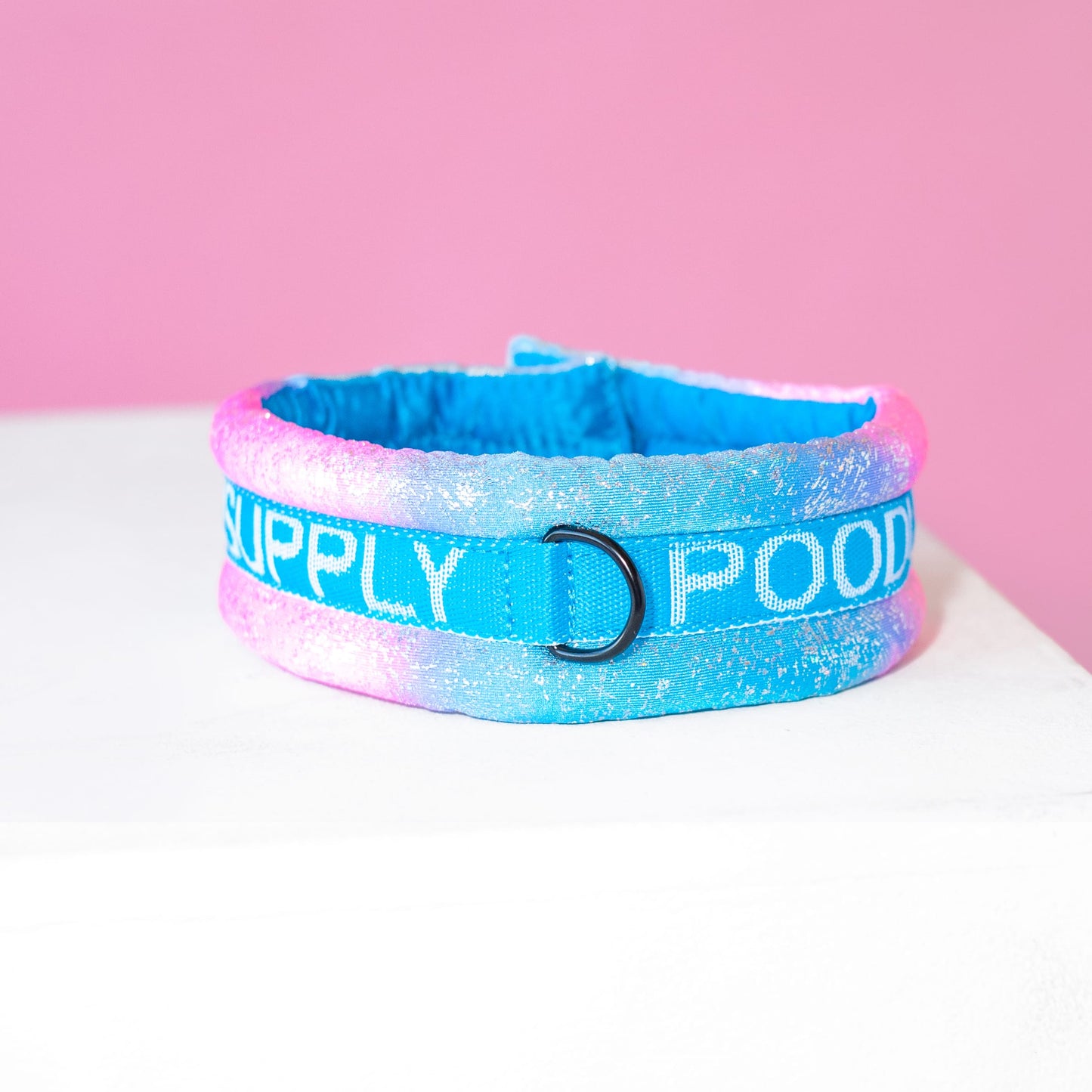Poodle Mania Fluffy Magnetic Collar Pink/Blue Glossy Rainbow Blue