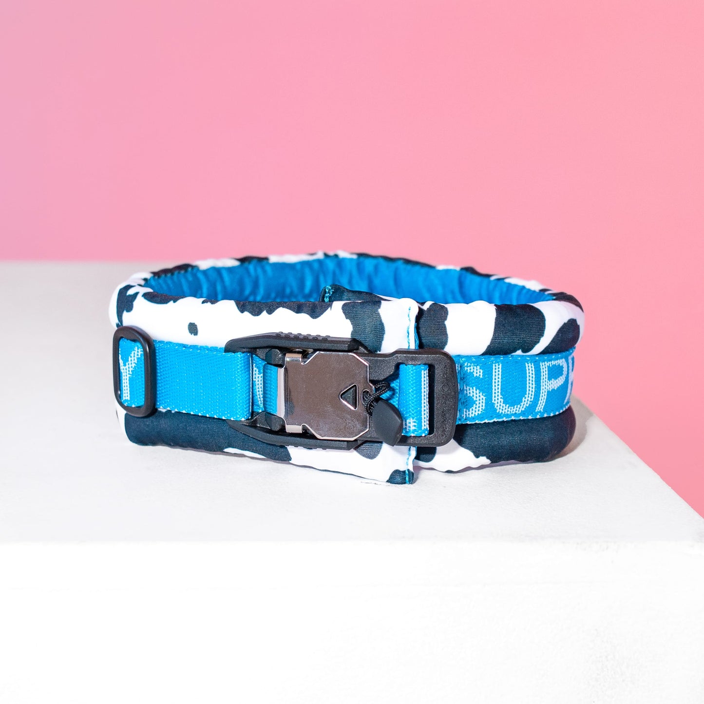 Poodle Mania Fluffy Magnetic Collar Blue Cow