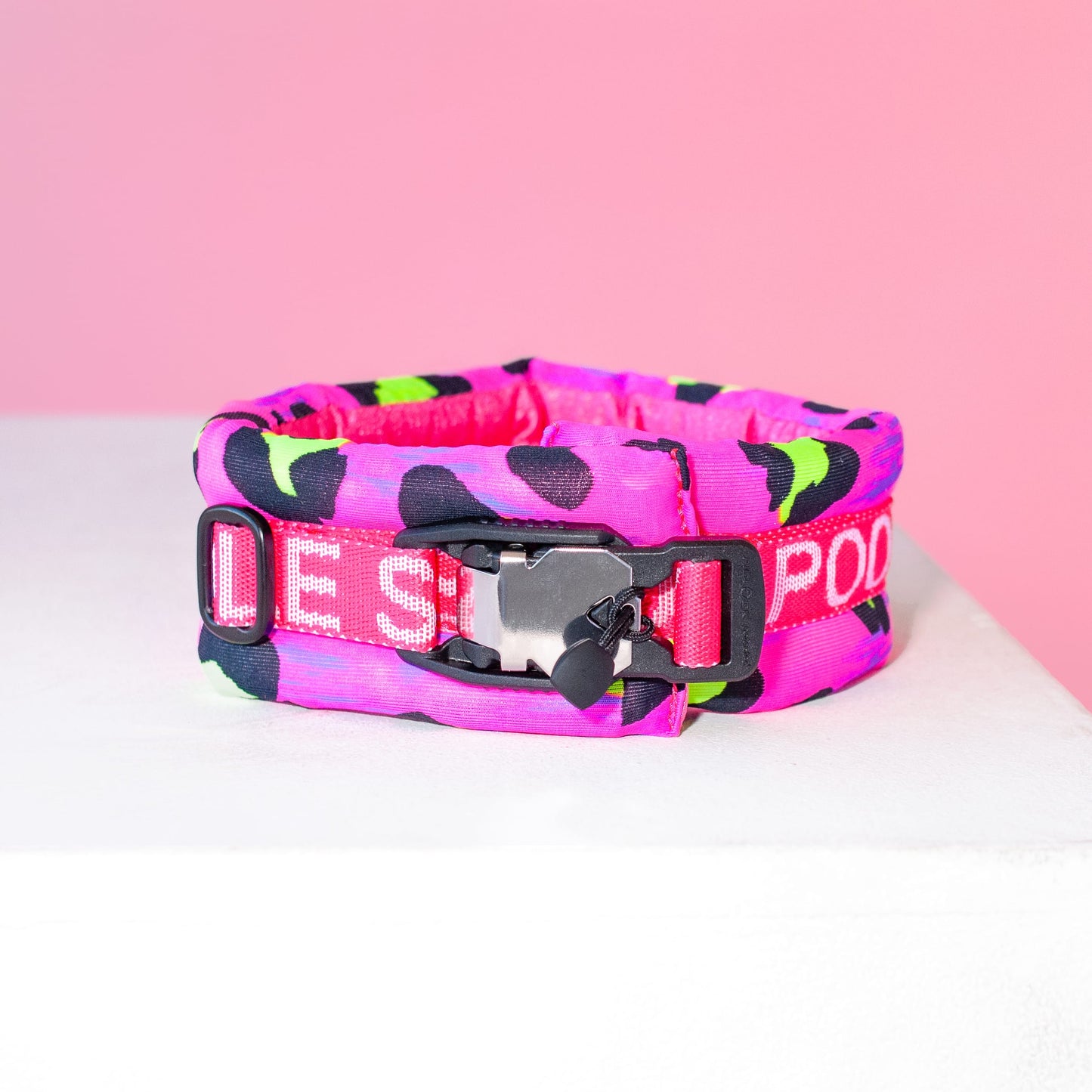 Poodle Mania Fluffy Magnetic Collar Pink Cheetah