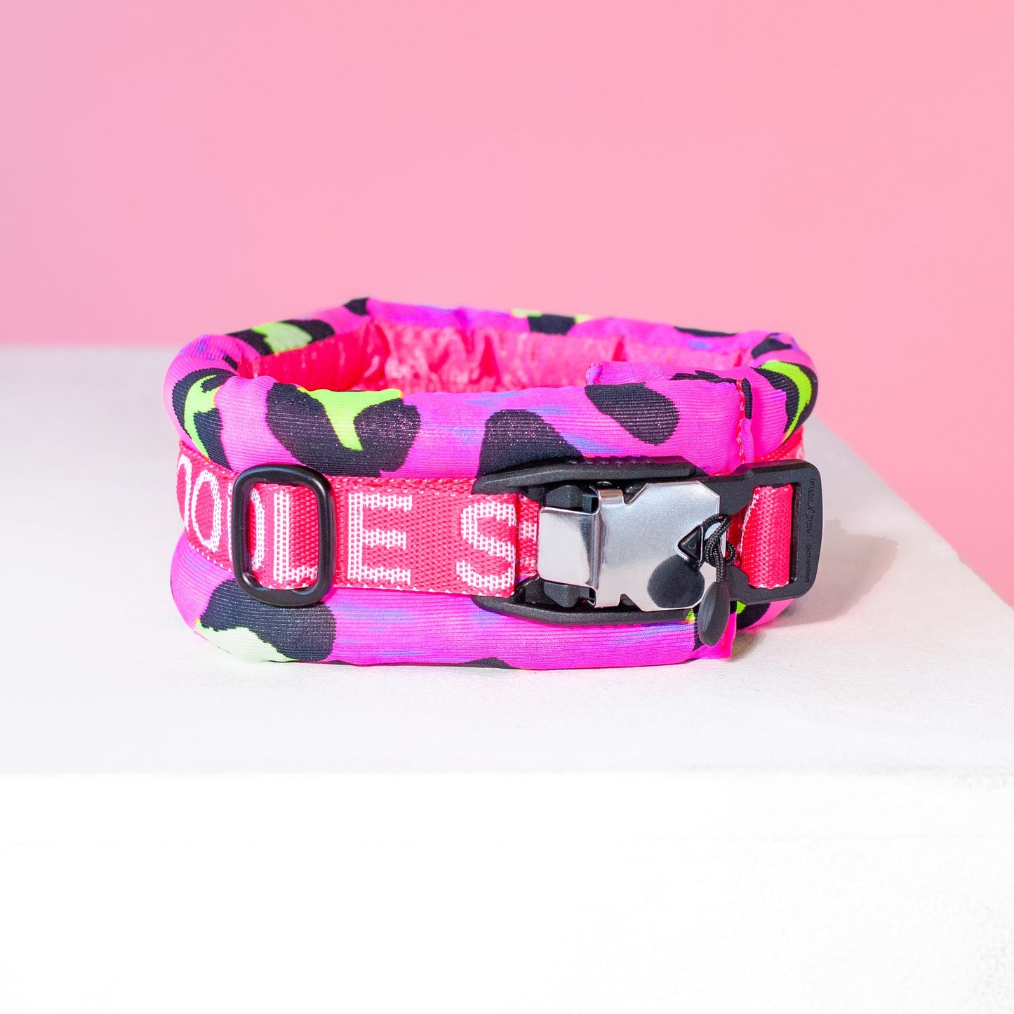 Poodle Mania Fluffy Magnetic Collar Pink Cheetah