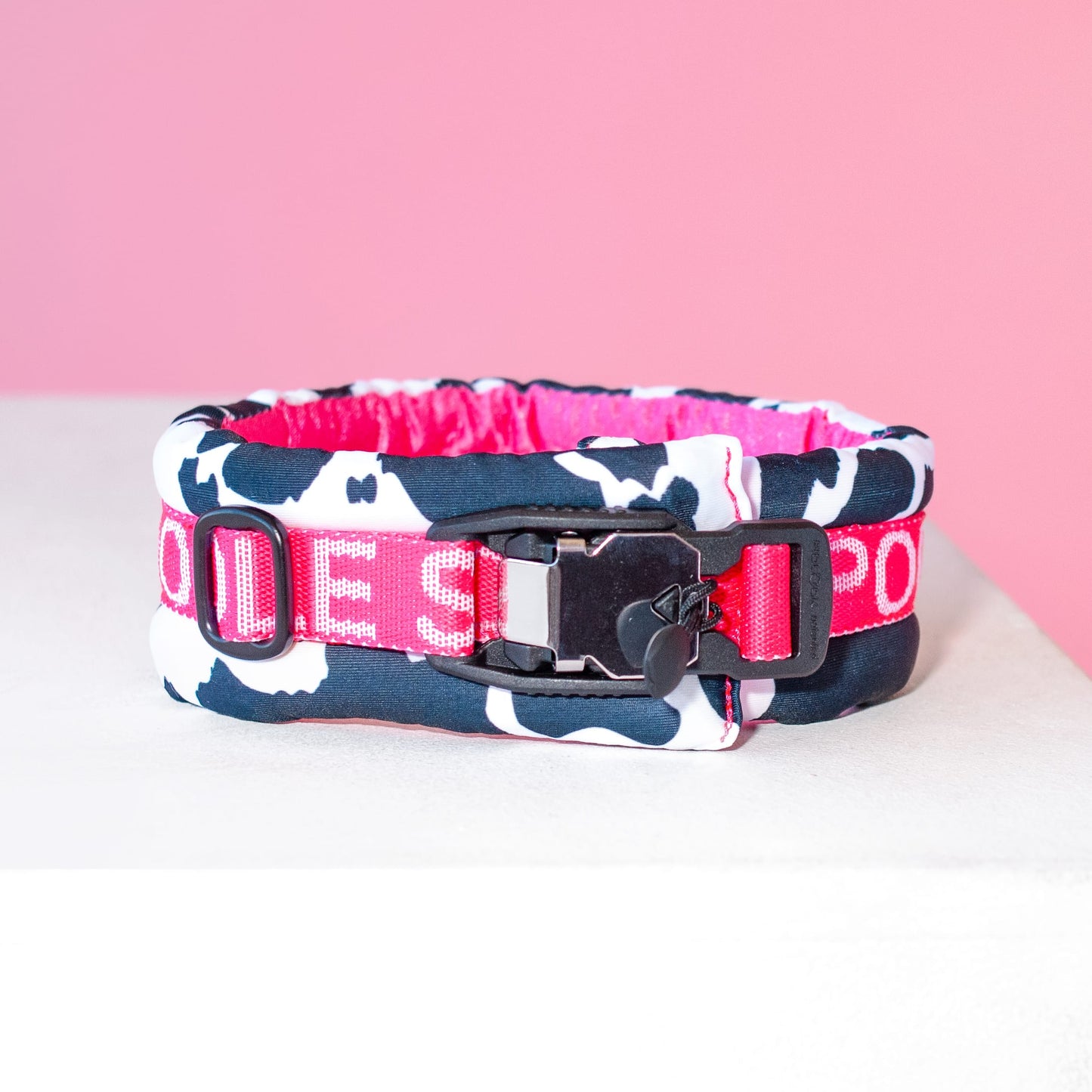 Poodle Mania Fluffy Magnetic Collar Pink Cow