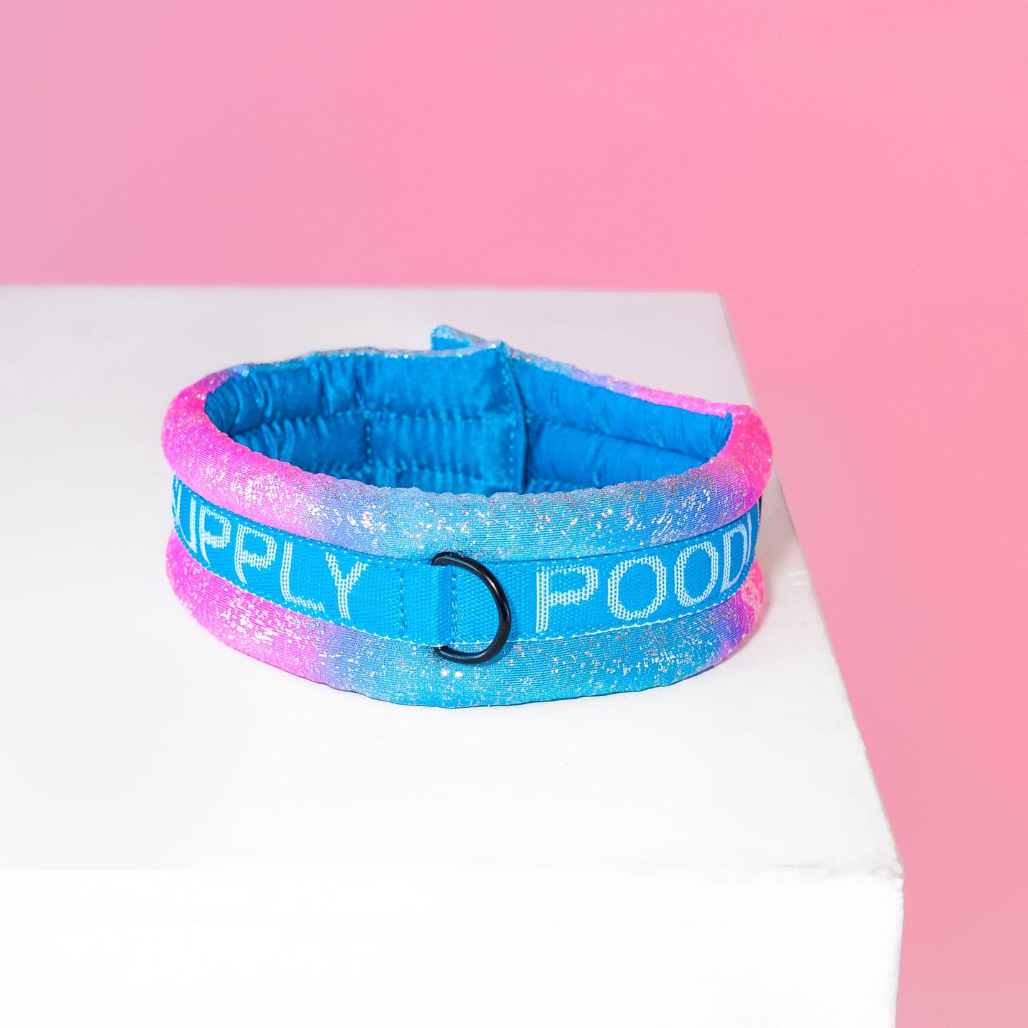 Poodle Mania Fluffy Magnetic Collar Pink/Blue Glossy Rainbow Blue