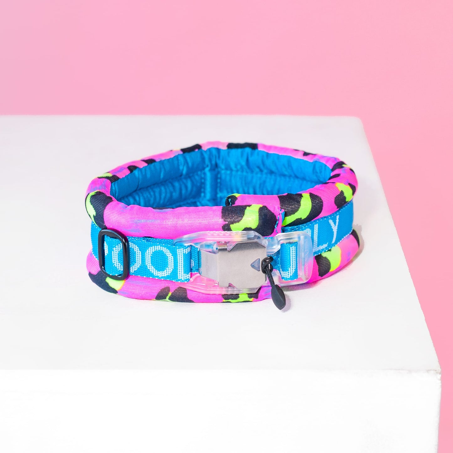 Poodle Mania Fluffy Magnetic Collar Blue Cheetah