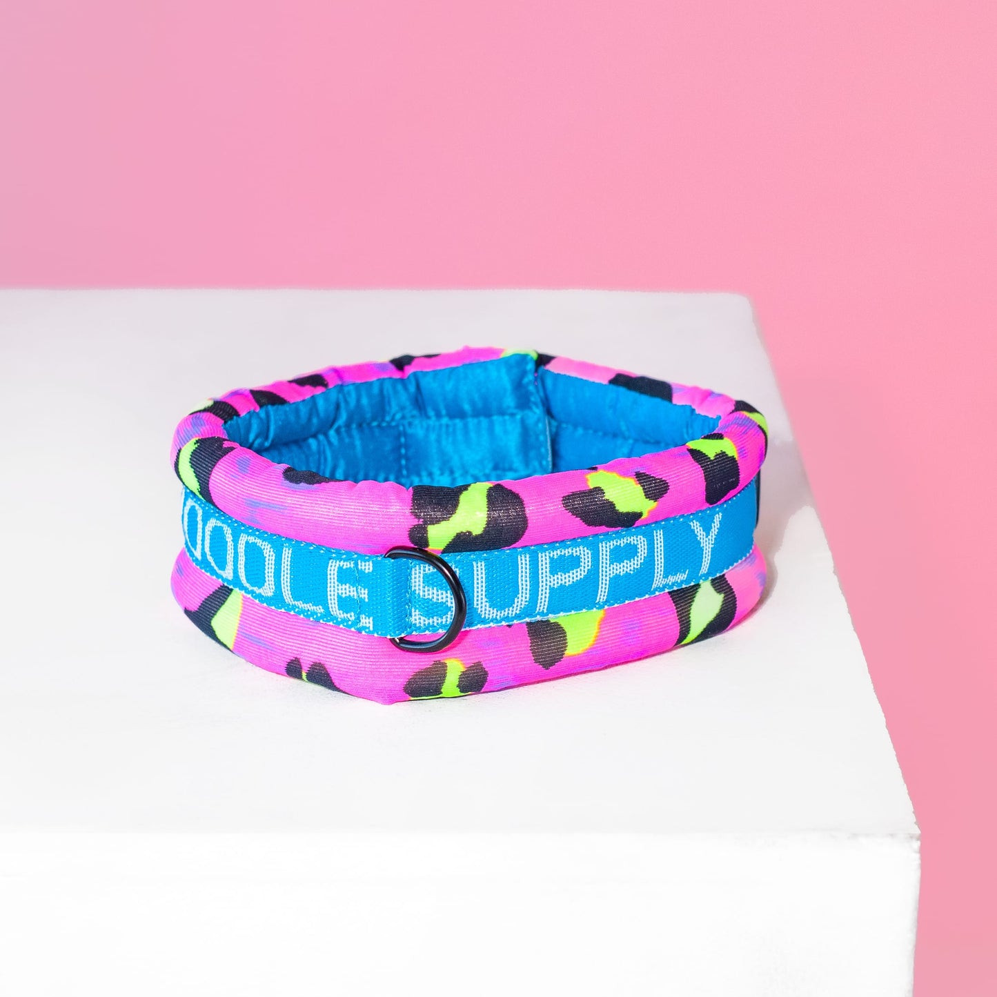 Poodle Mania Fluffy Magnetic Collar Blue Cheetah