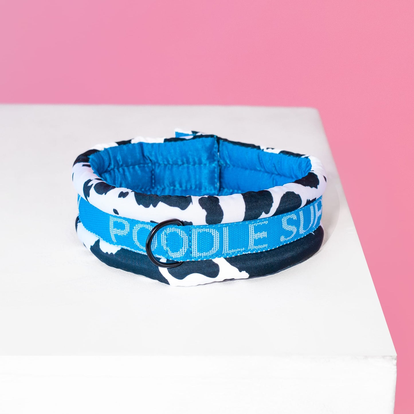 Poodle Mania Fluffy Magnetic Collar Blue Cow
