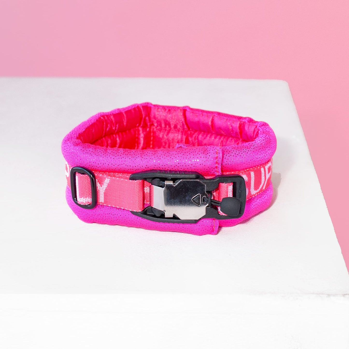Poodle Mania Fluffy Magnetic Collar All Neon Pink