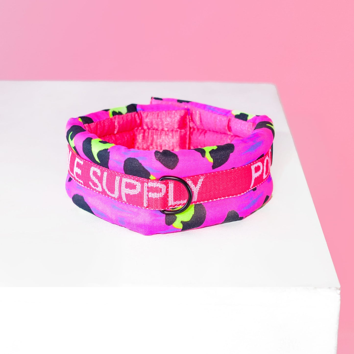 Poodle Mania Fluffy Magnetic Collar Pink Cheetah