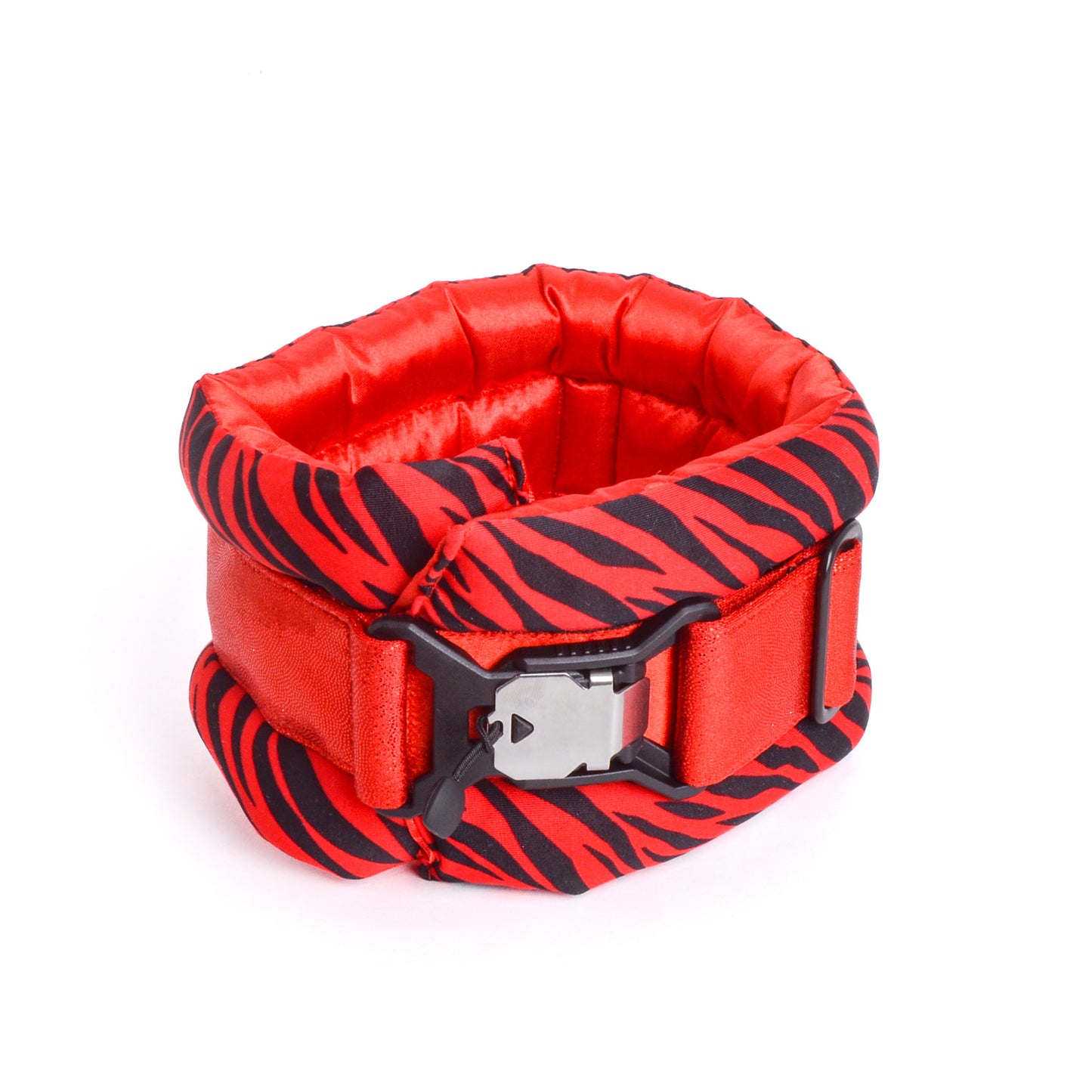 Standard Fluffy Magnetic Collar Candy Zebra