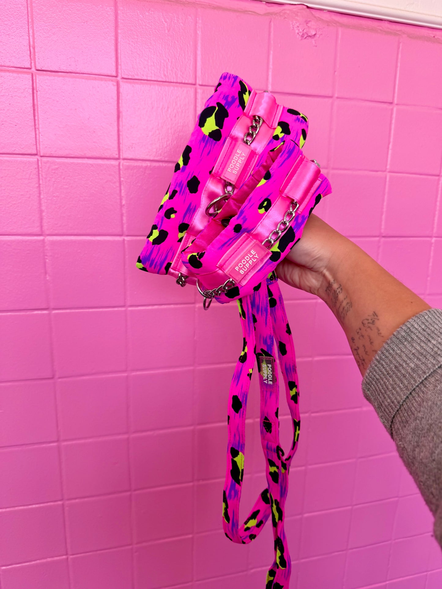 Fluffy Chain Collar Bubblegum Cheetah