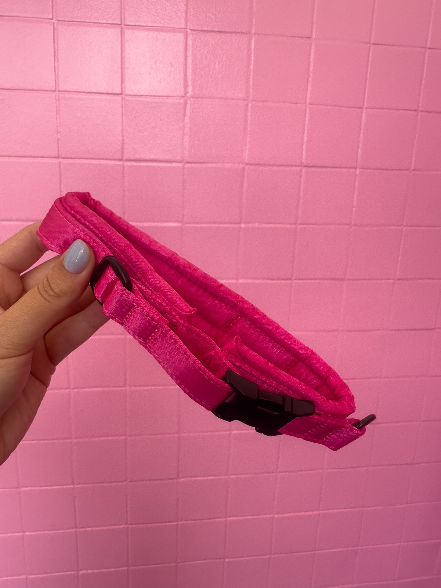 Fluffy Buckle Collar Magenta