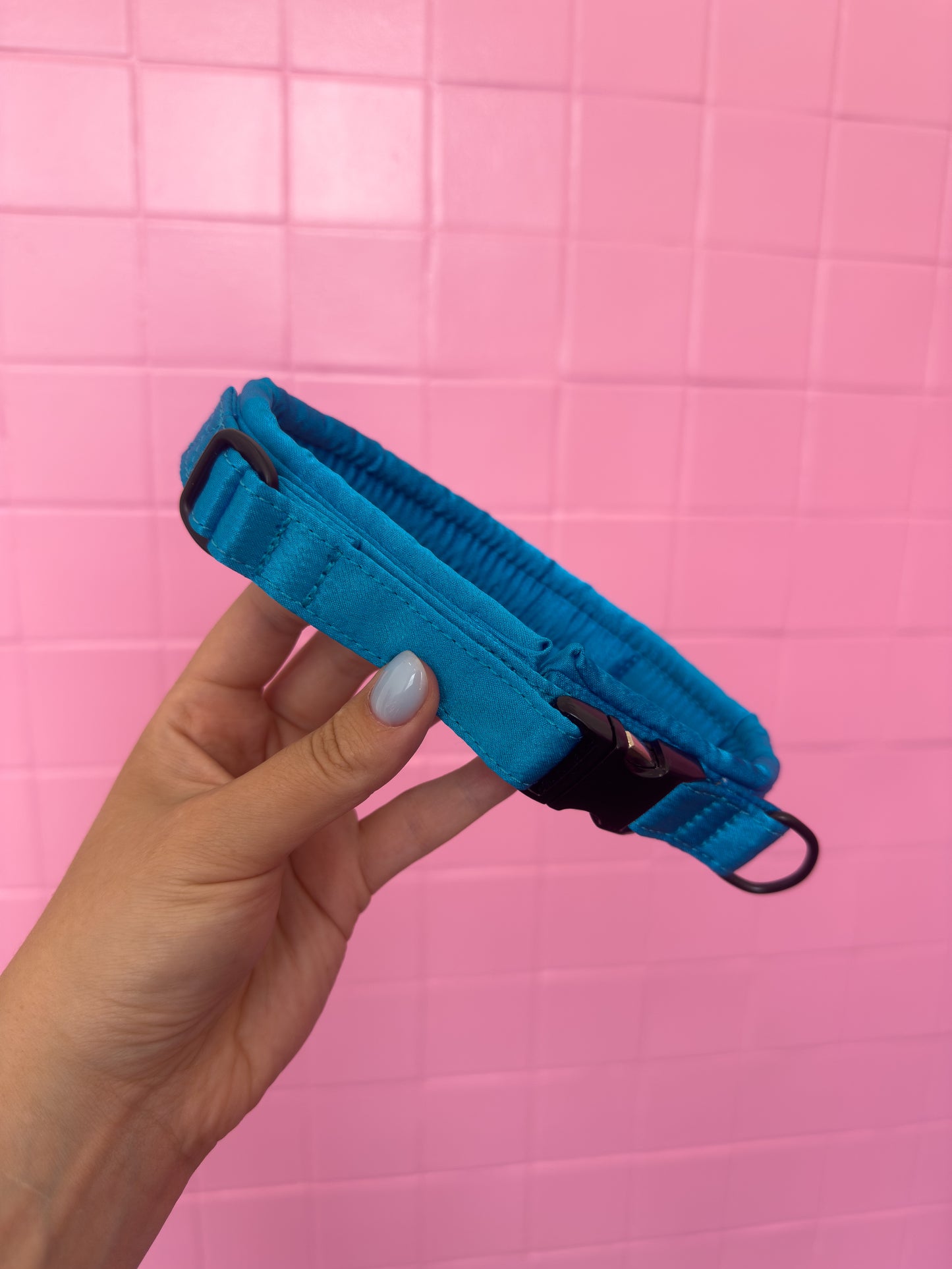 Fluffy Buckle Collar Tropical Breeze