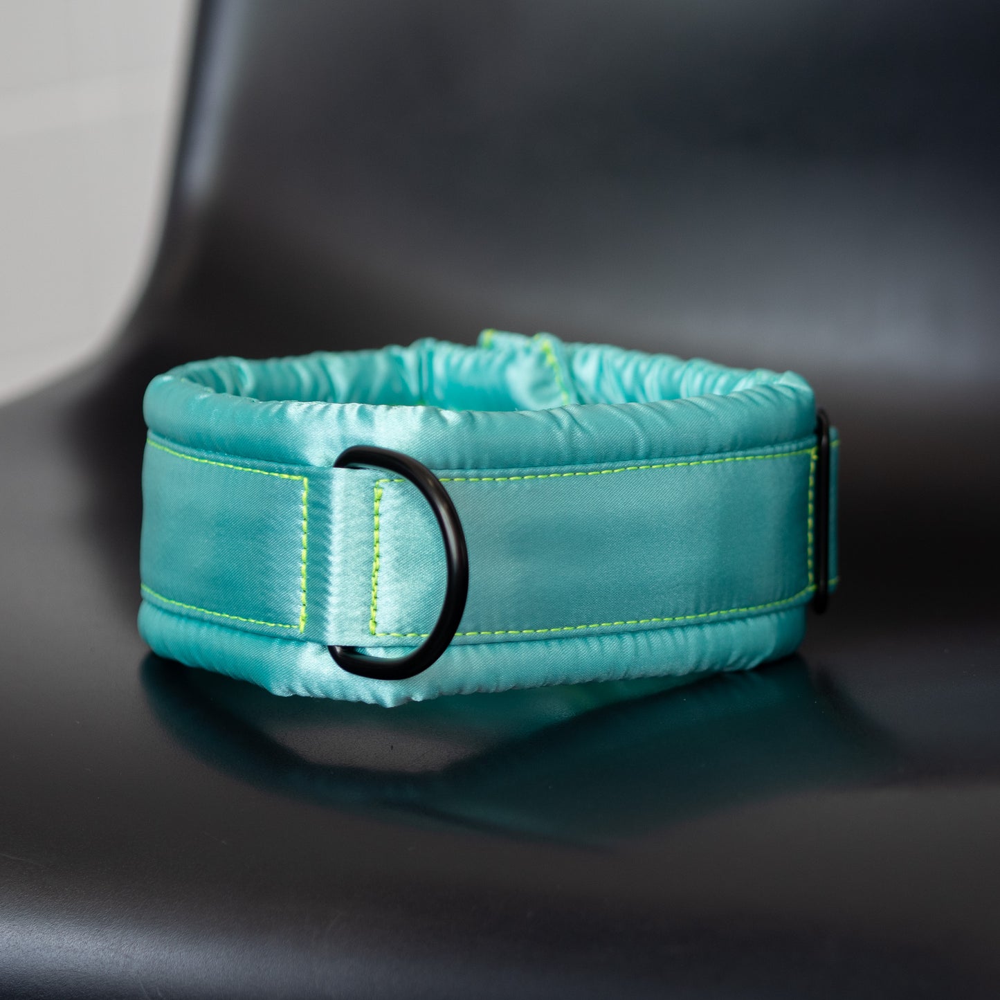 Standard Candy Satin Fluffy Magnetic Collar ® Zesty Mint