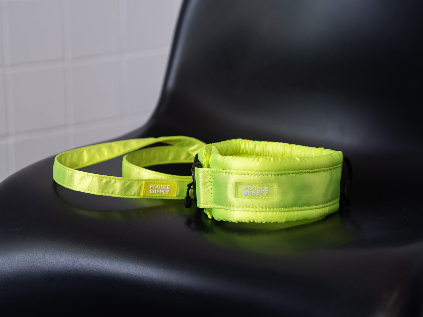 Standard Candy Satin Fluffy Magnetic Collar ® Citrus Splash