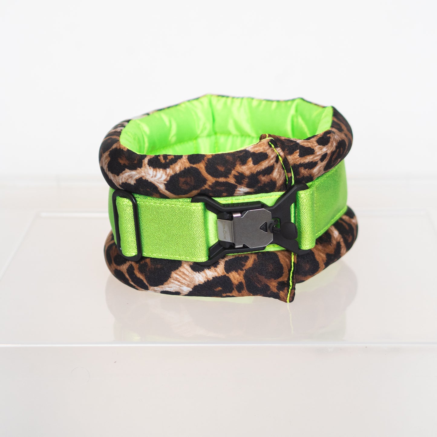 Fluffy Magnetic Collar Lime Leopard 37.5-41 cm / 12 cm