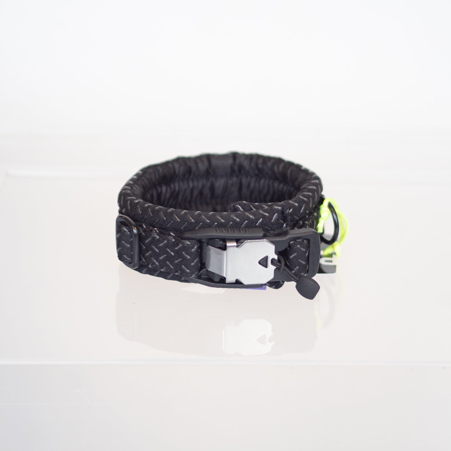 Fluffy Magnetic Collar Jet Black 25-27 cm / 4.5 cm