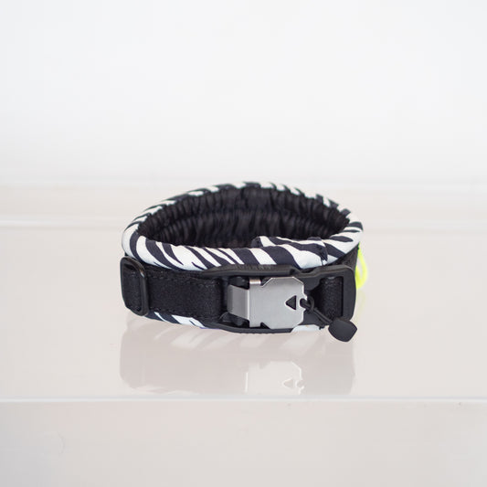 Fluffy Magnetic Collar Zebra 23.5-25 cm / 4.5 cm